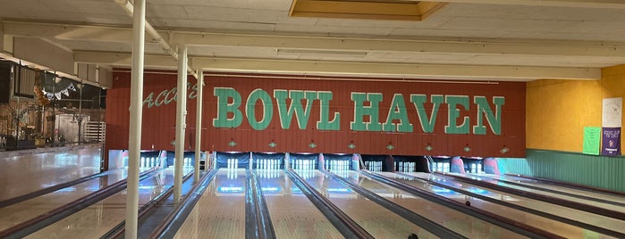 Sacco's Bowl Haven is one of Boston.