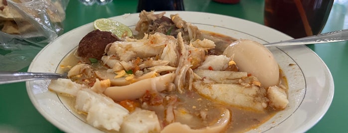 Soto Banjar Bang Amat is one of Recommended Banjarese Cuisine.