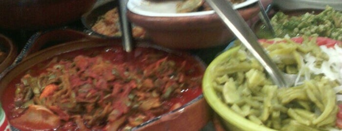 Tacos "Doña Leo" is one of สถานที่ที่ Armando ถูกใจ.