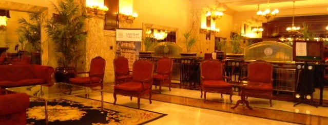 Castelar Hotel & Spa is one of Los 73 Bares Notables de BSAS.