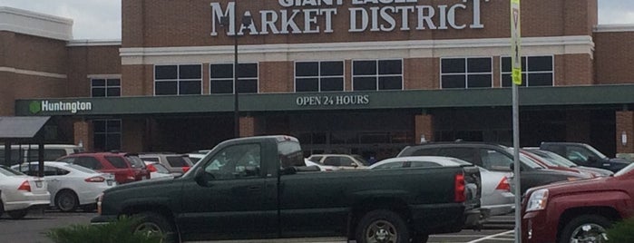Market District Supermarket is one of สถานที่ที่ Rich ถูกใจ.