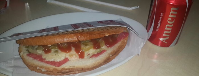 Dedem Sandwich is one of Tempat yang Disukai Murat.