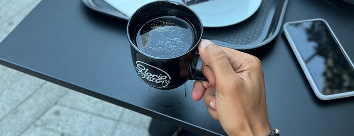 Gloria Jean's Coffees is one of Lugares favoritos de Anton.