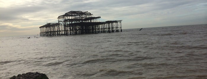 West Pier Beach is one of Chrisさんのお気に入りスポット.