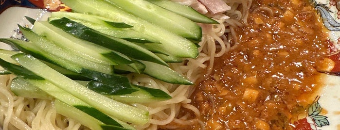 支那麺 はしご is one of Yongsukさんの保存済みスポット.