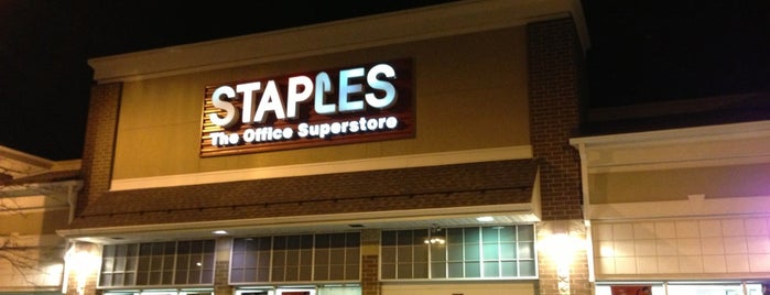 Staples is one of Davidさんのお気に入りスポット.