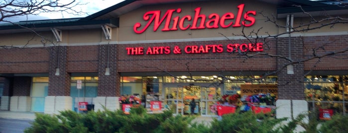 Michaels is one of Lugares favoritos de Stephanie.