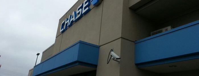 Chase Bank is one of Federal Way Super $ex.