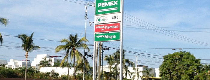 Pemex is one of Tempat yang Disukai Edgar.