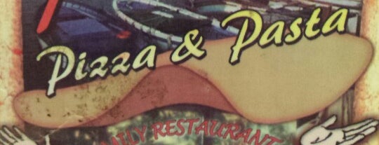 Amici Pizza & Pasta Family Restaurant is one of Posti che sono piaciuti a Lizzie.