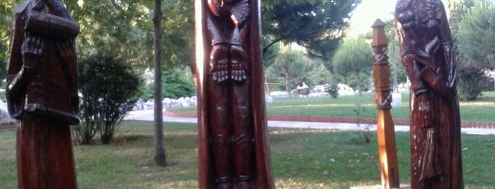 Barış ve Özgürlük Parkı is one of Tempat yang Disukai Fatih.