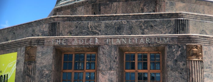 Adler Planetarium is one of Orte, die Serch gefallen.