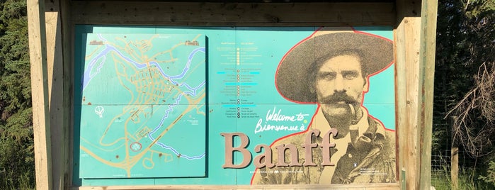 Banff National Park is one of Tempat yang Disukai Jason.