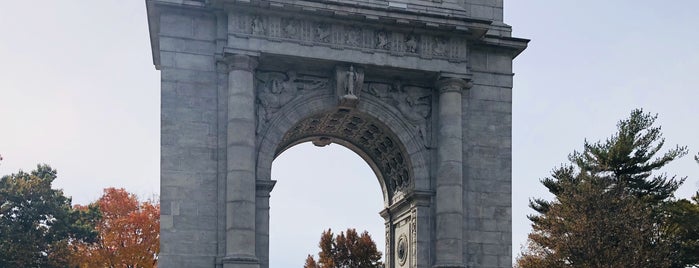 Valley Forge Memorial Arch is one of Tempat yang Disukai Jason.