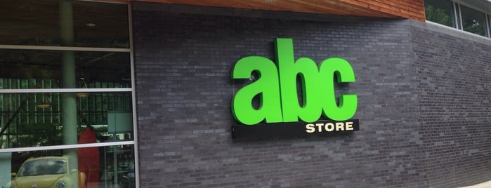 Asheville ABC Liquor Store #7 is one of Posti che sono piaciuti a JD.