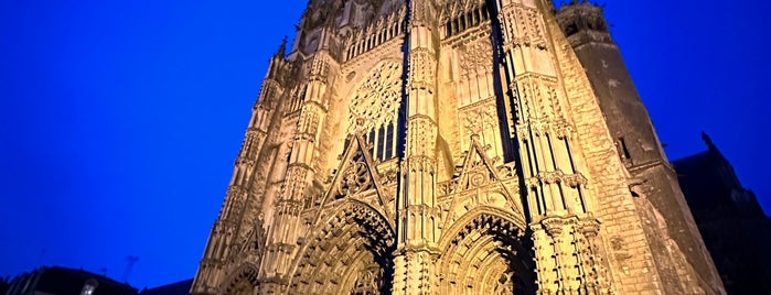 Cathédrale Saint-Gatien is one of Loira.