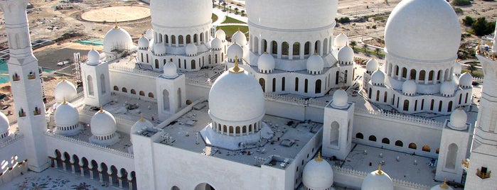 Sheikh Zayed Grand Mosque is one of Best places in Abu Dhabi, United Arab Emirates.