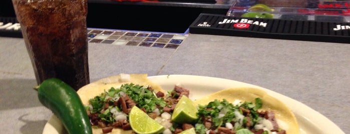 Don Lalo's Mexican Restaurant is one of Tempat yang Disukai Jose.