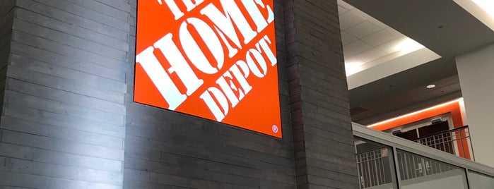 The Home Depot Store Support Center is one of Lieux qui ont plu à Naveen.