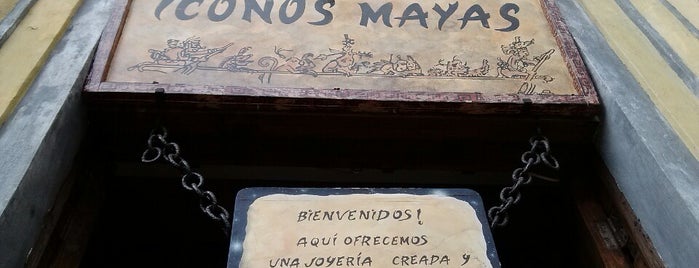 Iconos Mayas is one of Tempat yang Disukai Felipe.