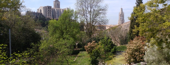 Jardins de John Lennon is one of Girona.