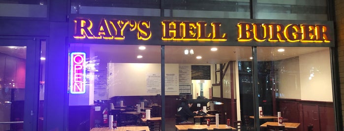 Ray's Hell Burger is one of Tempat yang Disimpan Danyel.