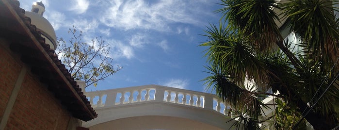 Elizabeth Taylor's house is one of Puerto vallarta.