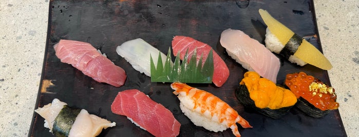 Yamasan Sushi is one of Tempat yang Disimpan Andrew.