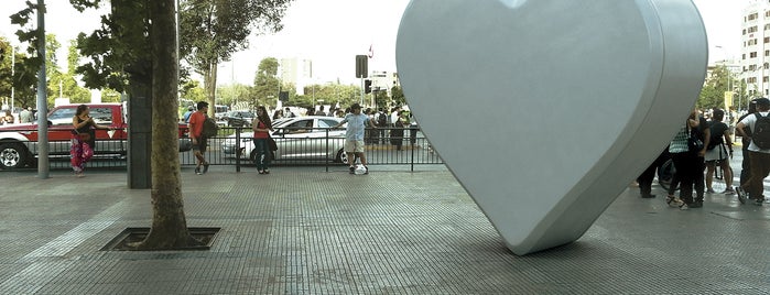 Plaza Italia is one of #YoAmoALaRoja.