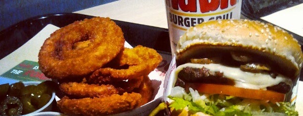 The Habit Burger Grill is one of Lieux qui ont plu à Mark.