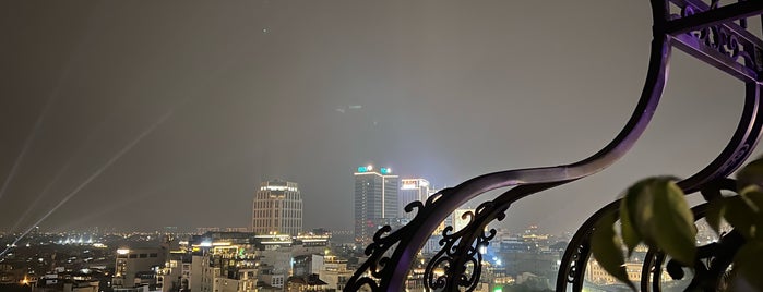 Skyline is one of Drinking - Bar Hà Nội.