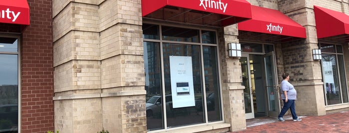 Xfinity Store by Comcast is one of Tempat yang Disukai John.