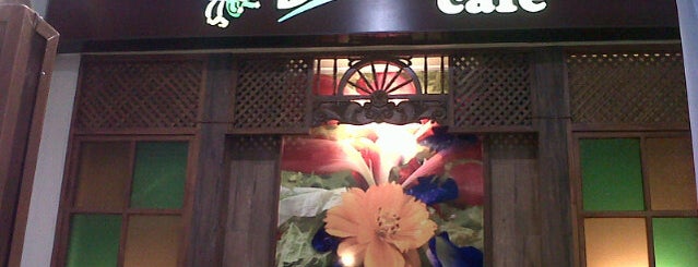 The Buzzz Cafe is one of Kunal : понравившиеся места.