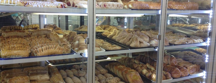 La Luz Bakery is one of ChiBakeries.