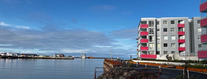 Hafnarfjörður is one of Lugares favoritos de Fabio.