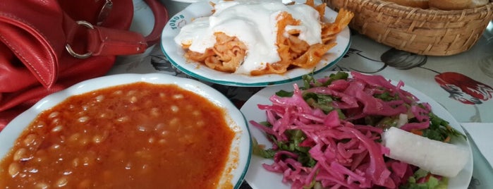 toros et lokantası is one of Asil'in Beğendiği Mekanlar.