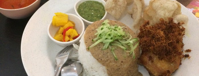 Kafe Nenda is one of Food in Klang Valley.