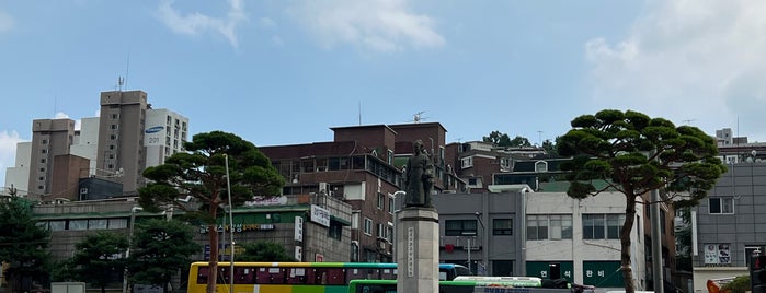 충정로역 (ID: 13-137) is one of 서울시내 버스정류소.