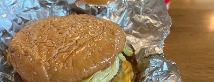 Five Guys is one of Micheenli Guide: Gourmet Burger trail in Singapore.