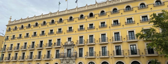 Hotel Sevilla Macarena is one of Posti che sono piaciuti a Mustafa.