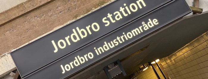 Jordbro (J) is one of SE - Sthlm - Pendeltåg.