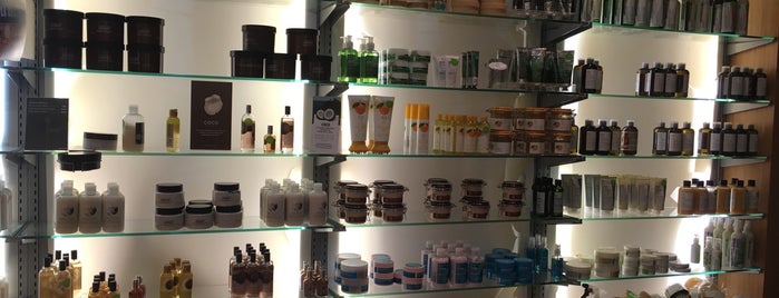 The Body Shop is one of Centro Comercial Andares.