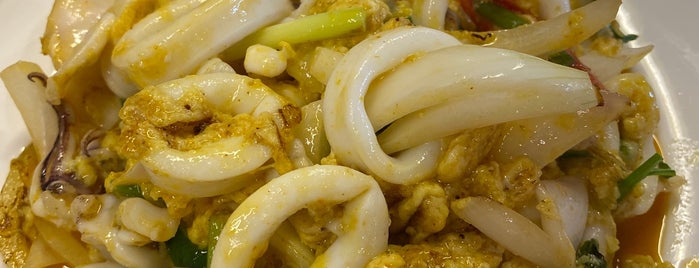 ครัวป้าอ้อย is one of Chiang mai foodies.