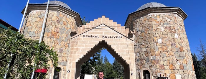Süleyman Demirel Külliyesi is one of Bir Gezginin Seyir Defteri 2.