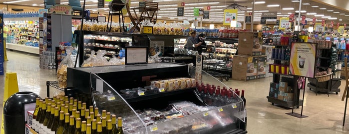 Safeway is one of Joelさんのお気に入りスポット.