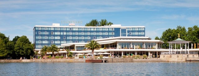 Courtyard by Marriott Hannover Maschsee is one of Lieux qui ont plu à Micha.