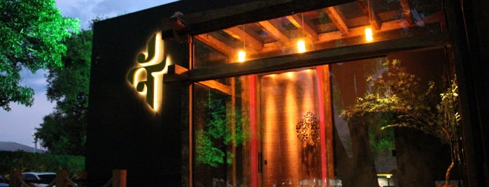 Sangsan Asian Lounge is one of Tempat yang Disukai Maa.