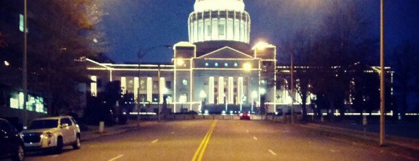 Arkansas State Capitol is one of Arkansas Hit List.