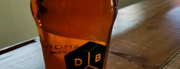 Diamondback Brewing Company is one of Lugares favoritos de Chris.
