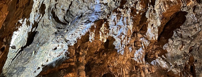 Grotte de Dinant - La Merveilleuse is one of Activités.